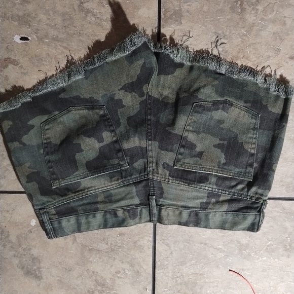 🦋🏵️🦋We the Free Camp Cut Off Shorts - Picture 8 of 12